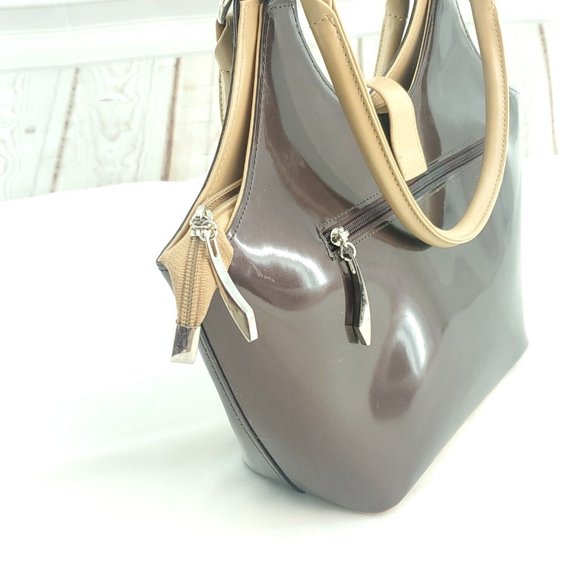 Beijo Womens Dark Brown Patent Leather Buckle Front Inner Pockets Lined Handbag - Picture 3 of 10